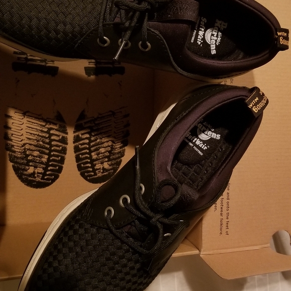 Black Sneakers - Picture 7 of 7